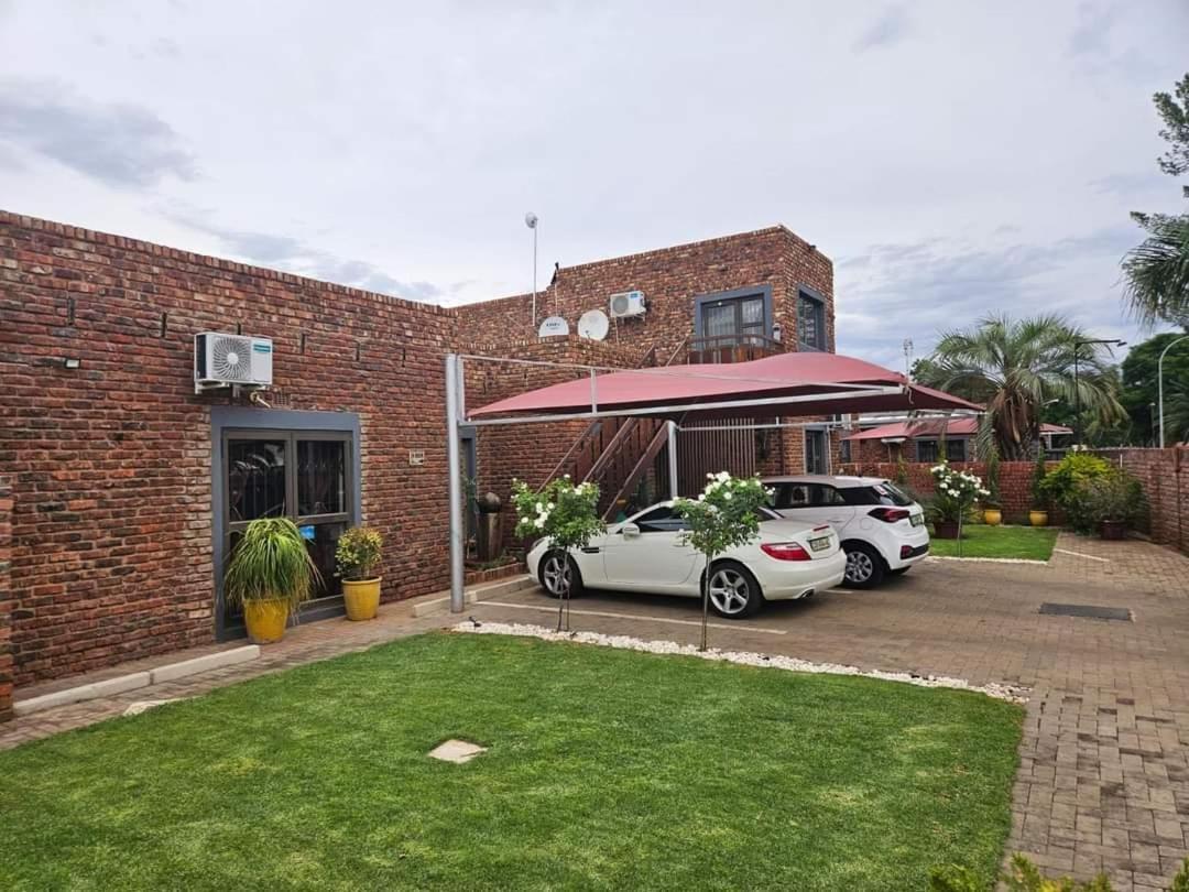 7A Jameson Guesthouse Kimberley Exteriör bild